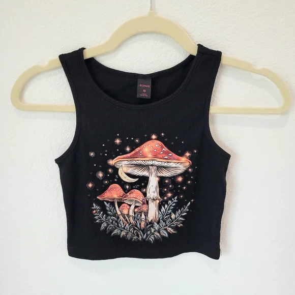 Romwe Women's S Black Cropped Tank Red Amanita Mushroom Graphic - Picture 1 of 4